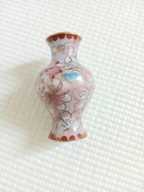Vintage Cloisonne Small Vase, lavender/ gold, decor, 2.5" tall, mint, rare